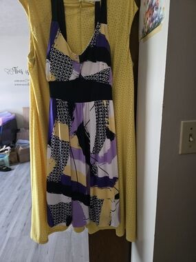 Sleeveless V-Neck Abstract Print Dress in Purple, Yellow & Black